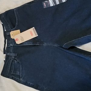 NWT Levi's High Waisted Taper Jeans